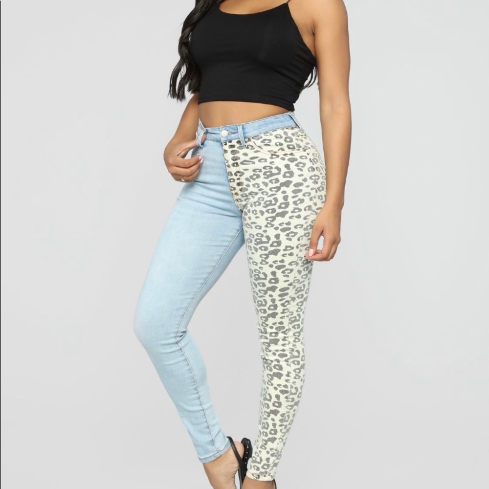 ❤️Light blue denim & leopard ankle jeans ❤️